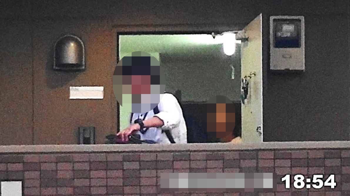 証拠写真 - 夜間の接触